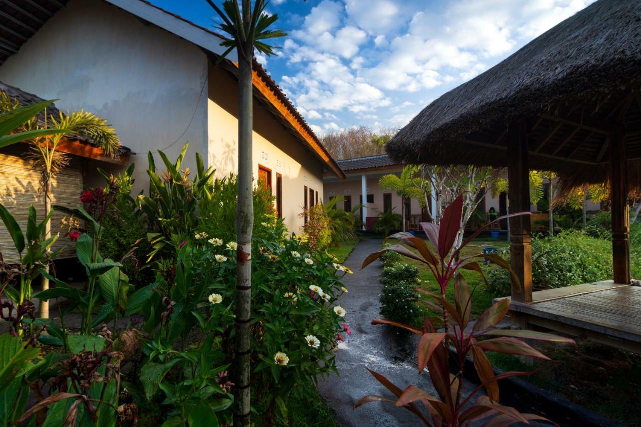 Hotel Surf Camp 79 Kuta  Exterior foto